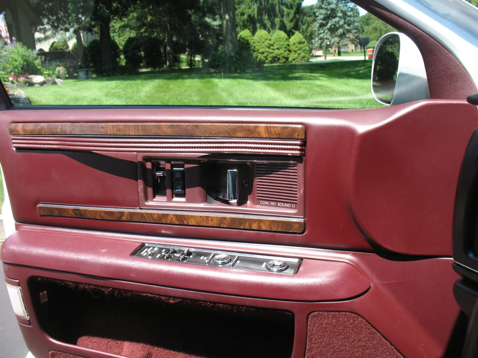 1996 Buick Roadmaster - Image 28 of 31