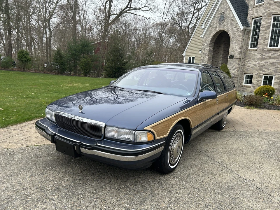 1996 Buick Roadmaster - Image 2 of 31