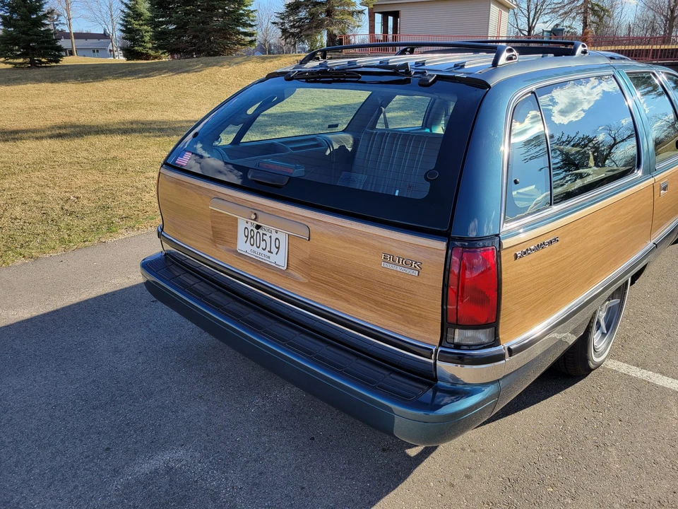 1996 Buick Roadmaster - Image 23 of 31
