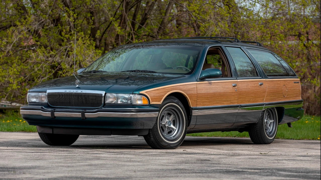 1996 Buick Roadmaster - Image 2 of 31