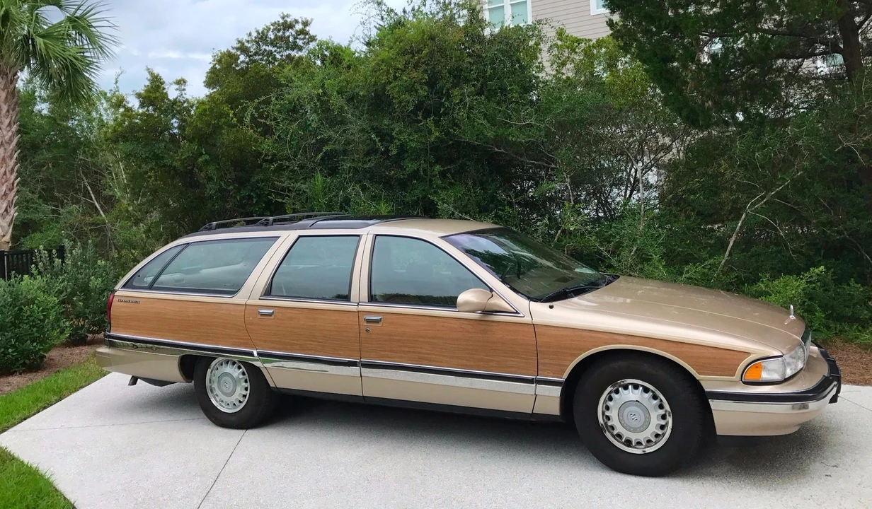 1996 Buick Roadmaster - Image 2 of 31