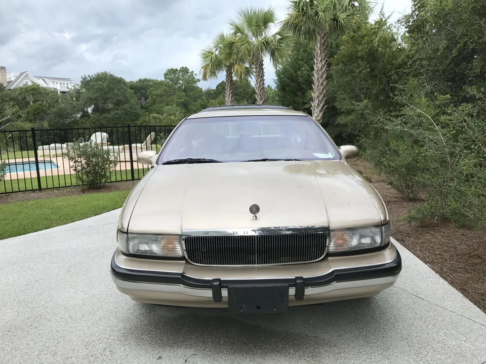 1996 Buick Roadmaster - Image 5 of 31