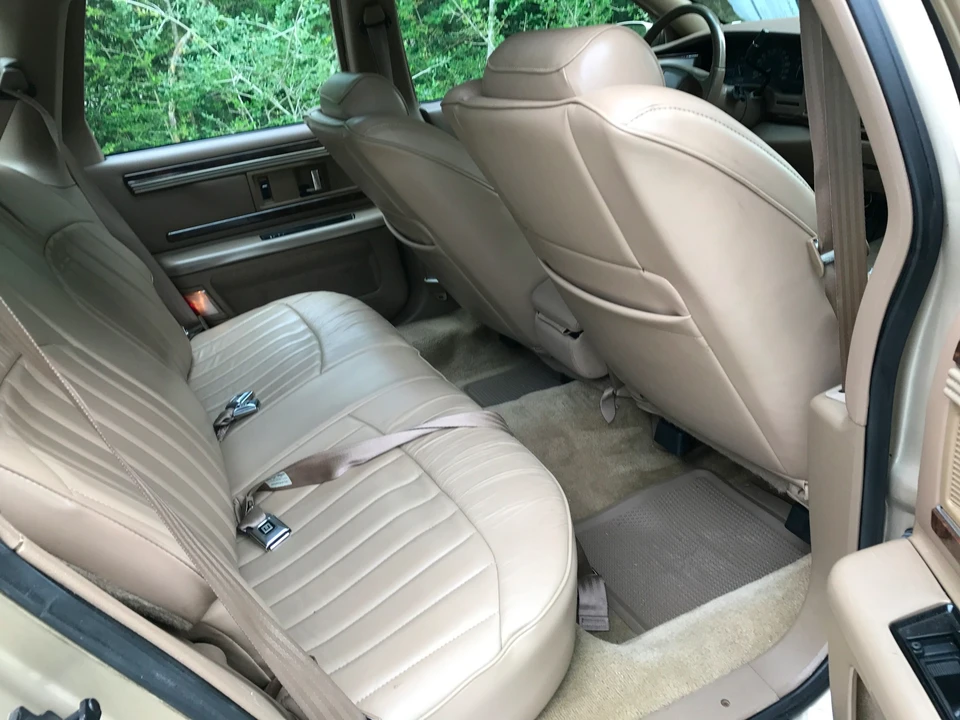 1996 Buick Roadmaster - Image 14 of 31