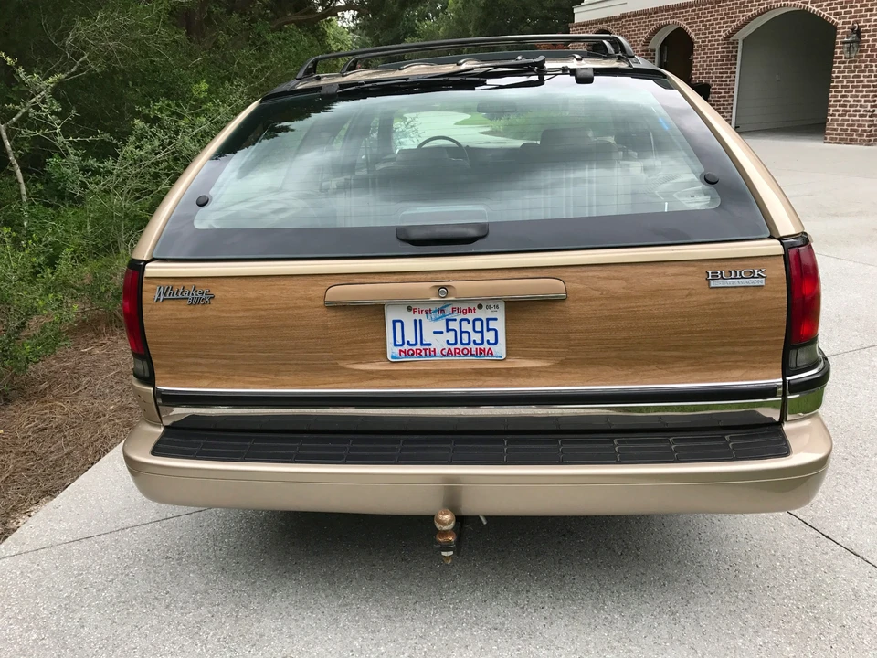 1996 Buick Roadmaster - Image 4 of 31