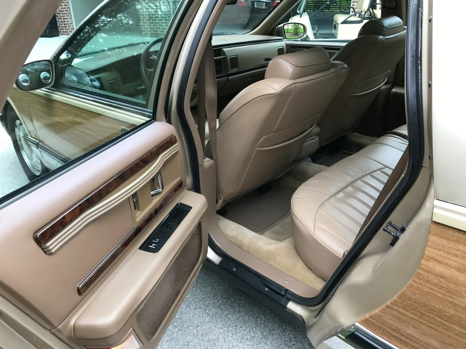 1996 Buick Roadmaster - Image 12 of 31