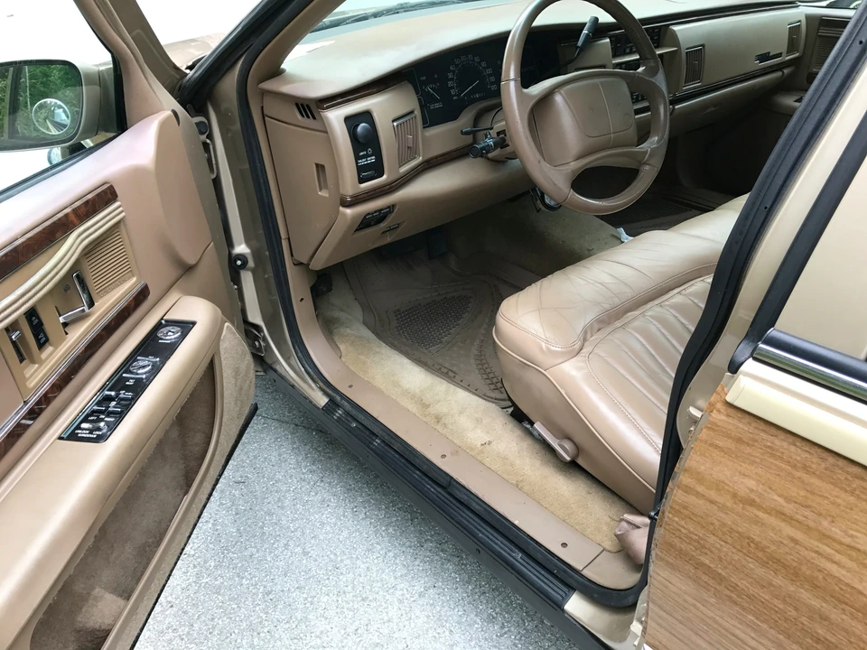 1996 Buick Roadmaster - Image 8 of 31