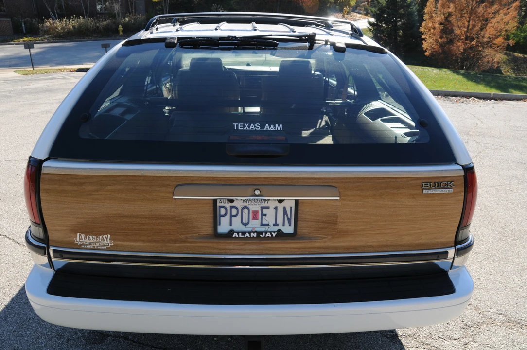 1996 Buick Roadmaster - Image 8 of 31