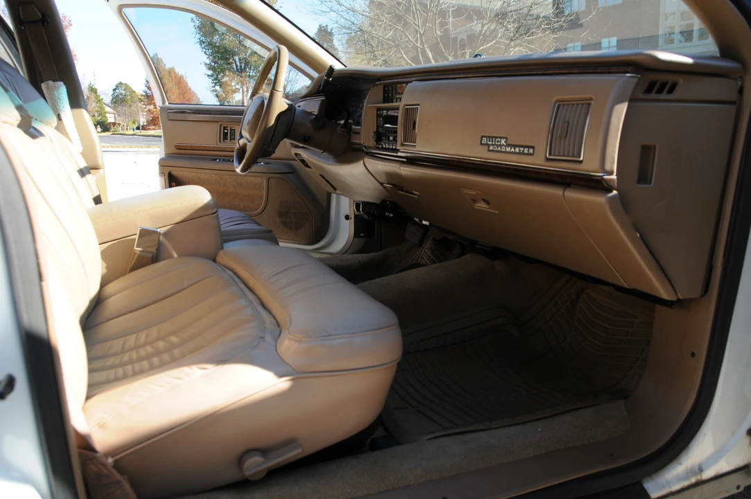 1996 Buick Roadmaster - Image 25 of 31