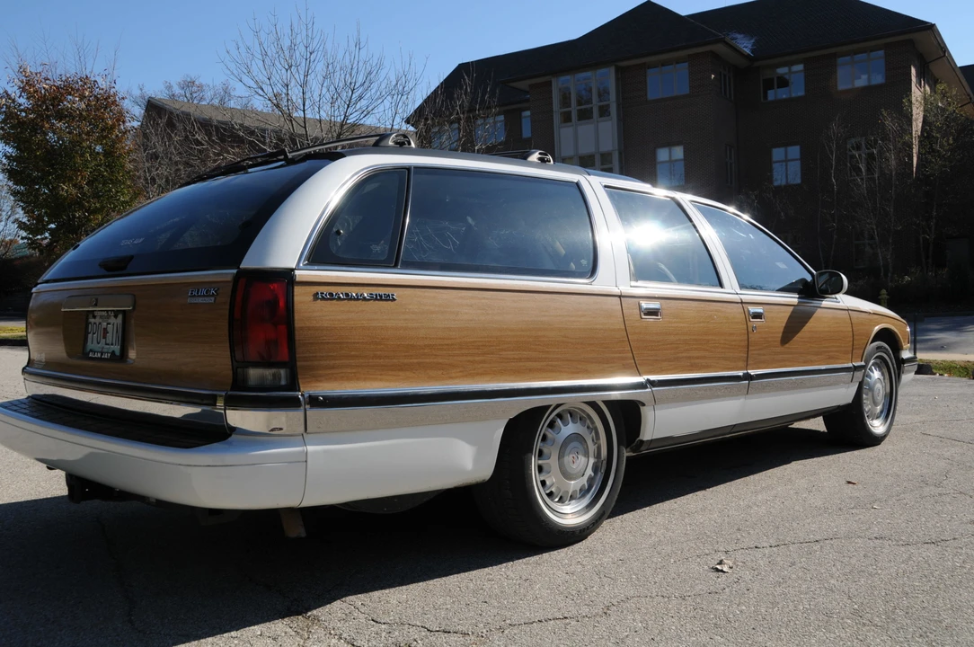 1996 Buick Roadmaster - Image 3 of 31