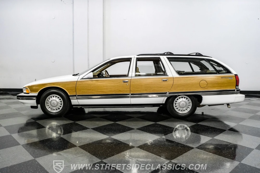1996 Buick Roadmaster - Image 2 of 31