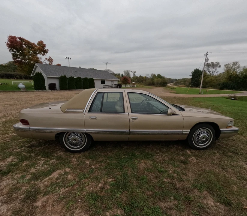 1996 Buick Roadmaster - Image 5 of 21