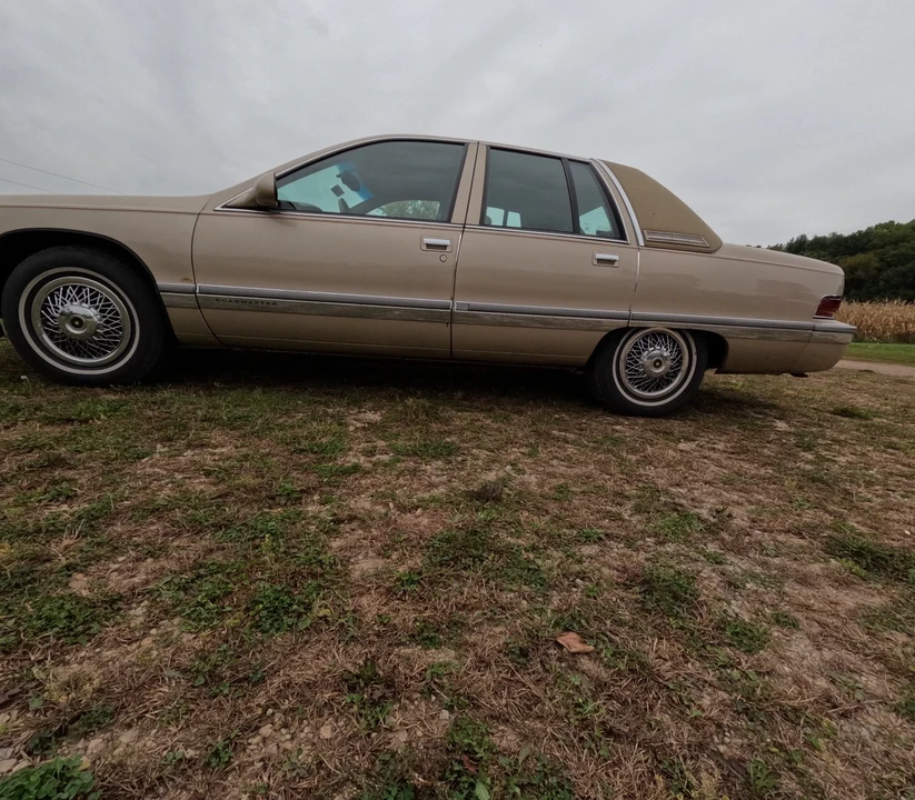 1996 Buick Roadmaster - Image 7 of 21