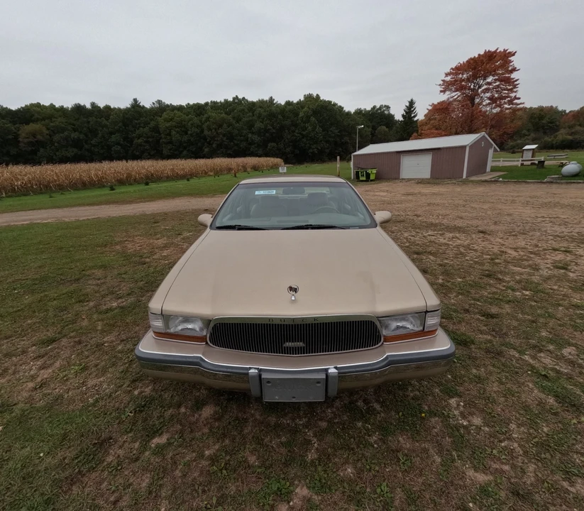 1996 Buick Roadmaster - Image 2 of 21