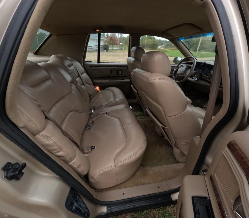 1996 Buick Roadmaster - Image 13 of 21