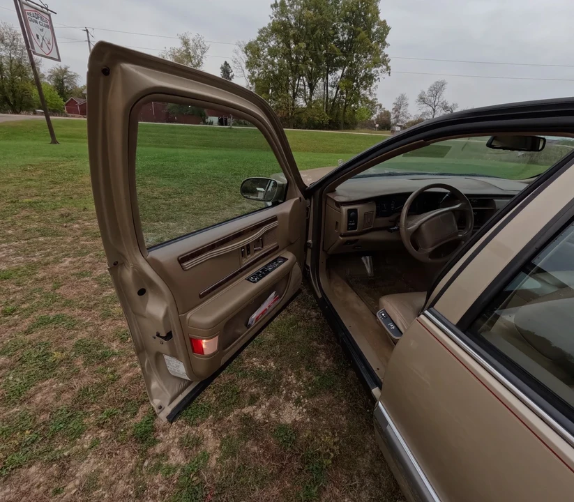 1996 Buick Roadmaster - Image 18 of 21