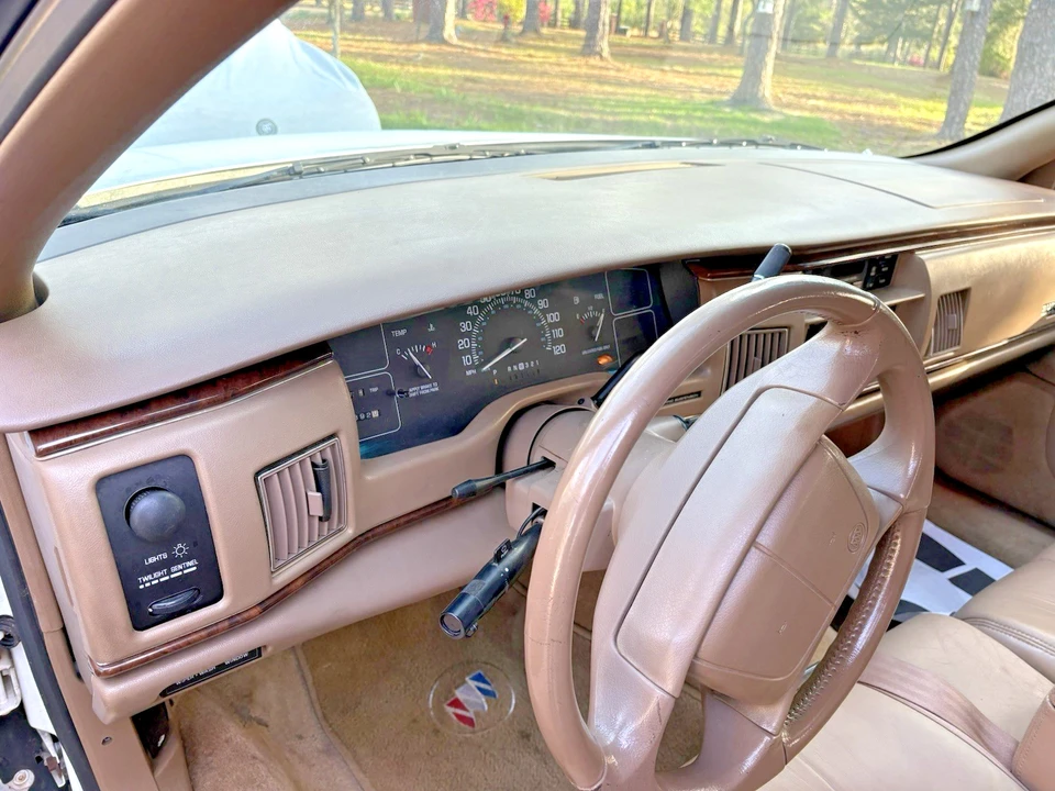 1996 Buick Roadmaster - Image 8 of 11