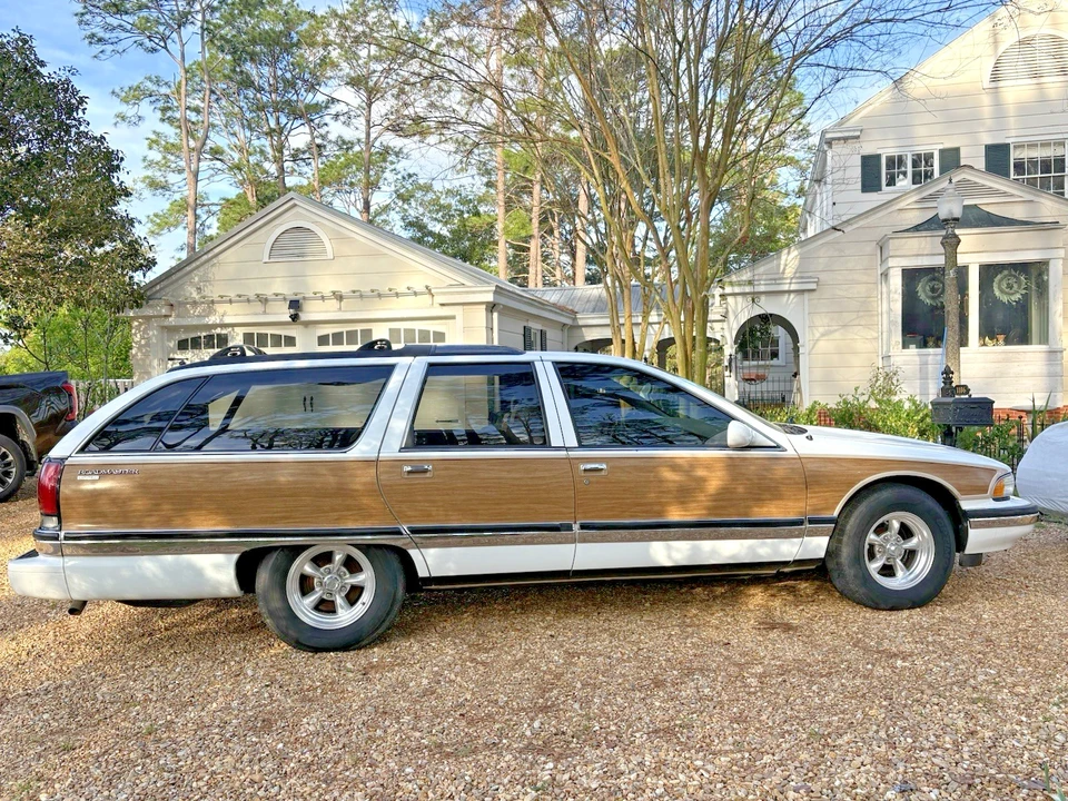 1996 Buick Roadmaster - Image 2 of 11