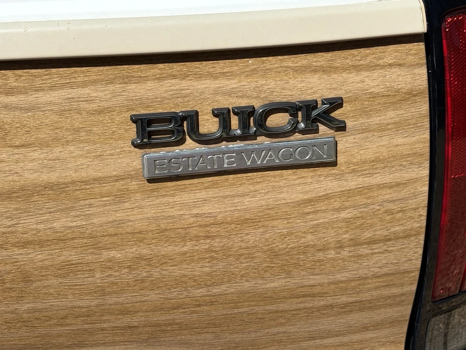 1996 Buick Roadmaster - Image 7 of 11