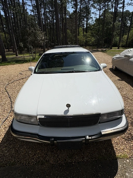 1996 Buick Roadmaster - Image 3 of 11