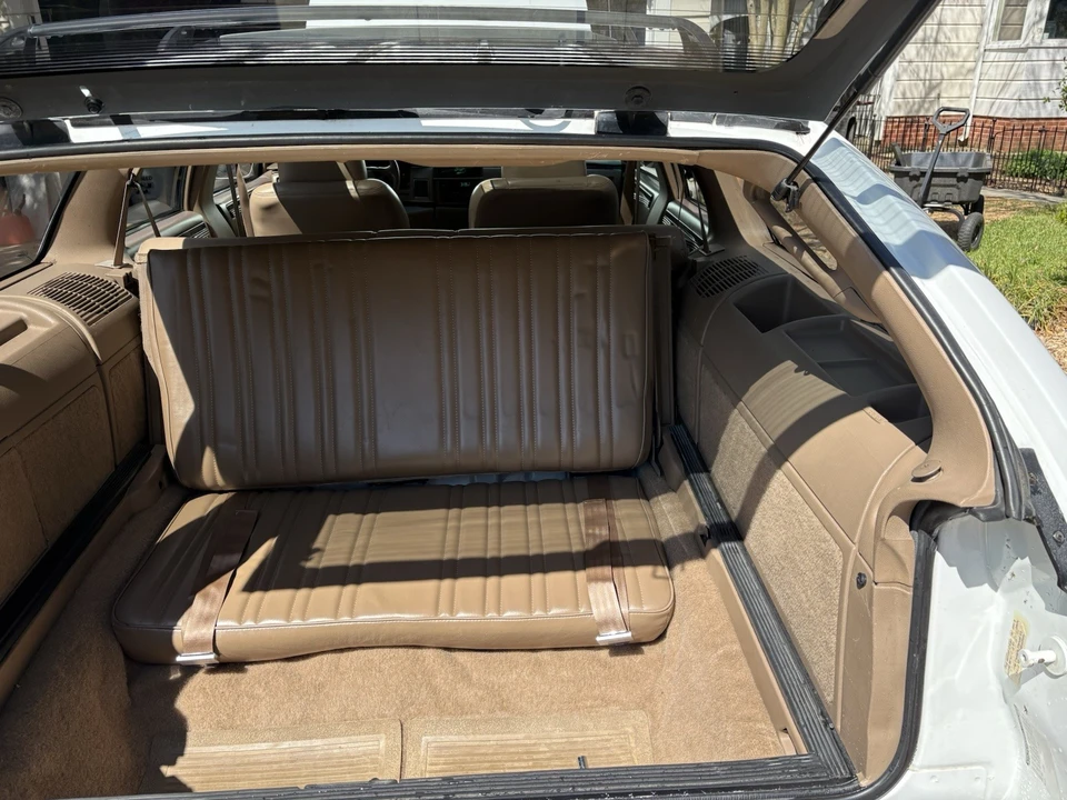 1996 Buick Roadmaster - Image 4 of 11