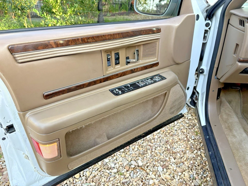 1996 Buick Roadmaster - Image 10 of 11