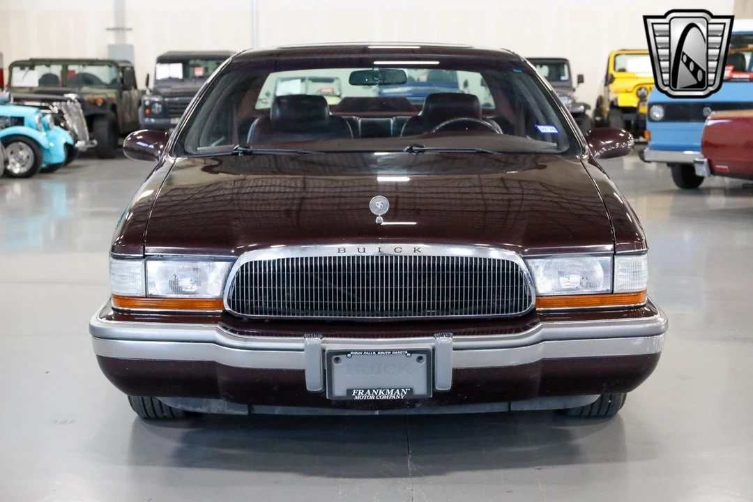 1996 Buick Roadmaster - Image 3 of 12