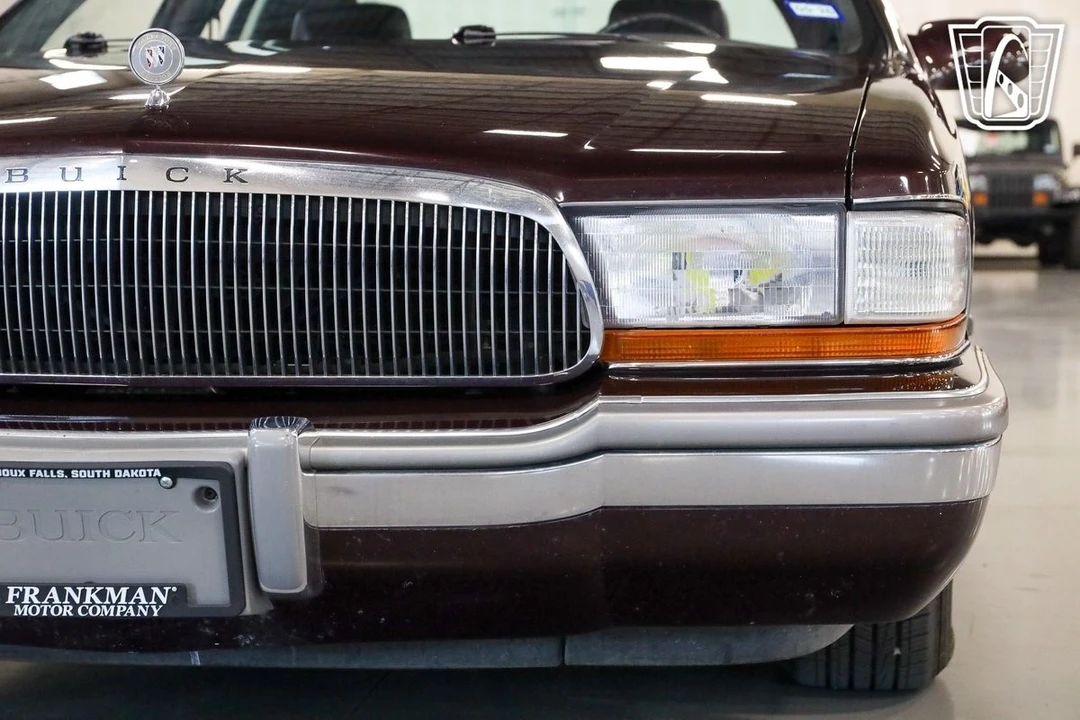 1996 Buick Roadmaster - Image 10 of 12