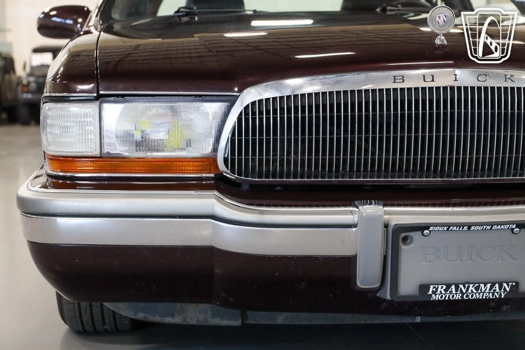 1996 Buick Roadmaster - Image 9 of 12