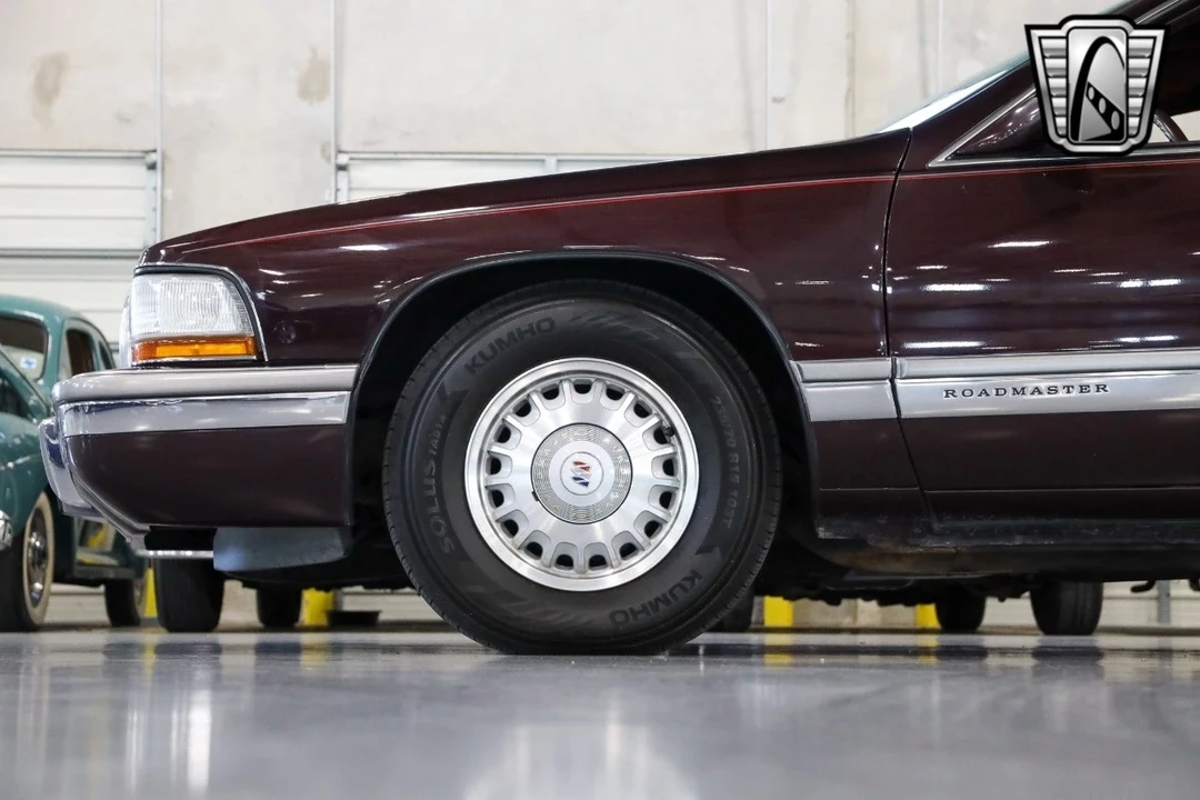 1996 Buick Roadmaster - Image 5 of 12
