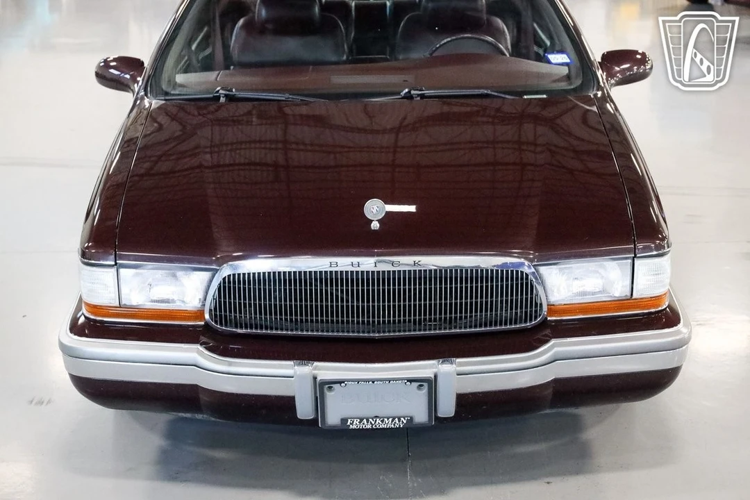 1996 Buick Roadmaster - Image 8 of 12
