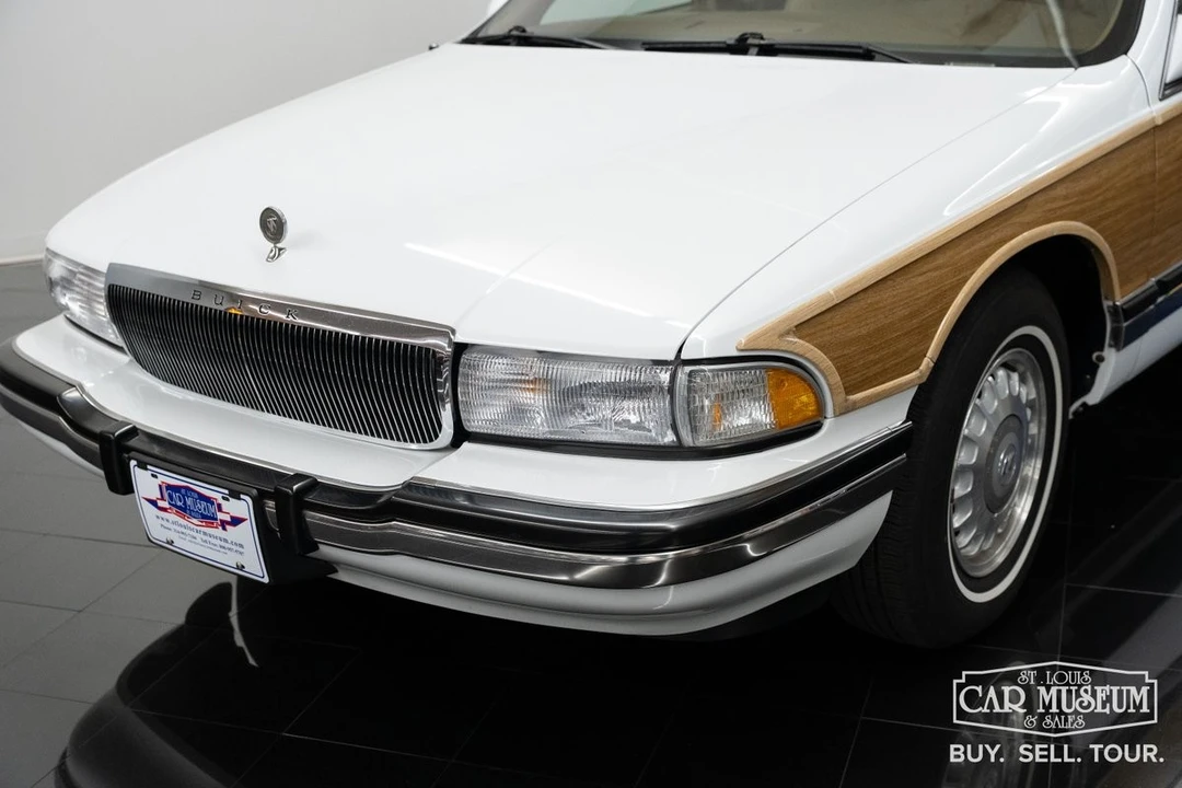 1996 Buick Roadmaster - Image 3 of 21