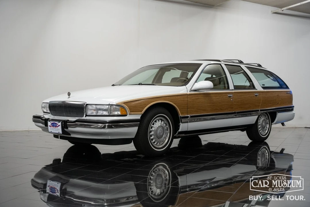 1996 Buick Roadmaster - Image 2 of 21