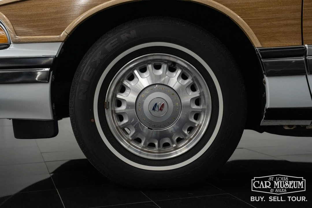 1996 Buick Roadmaster - Image 10 of 21