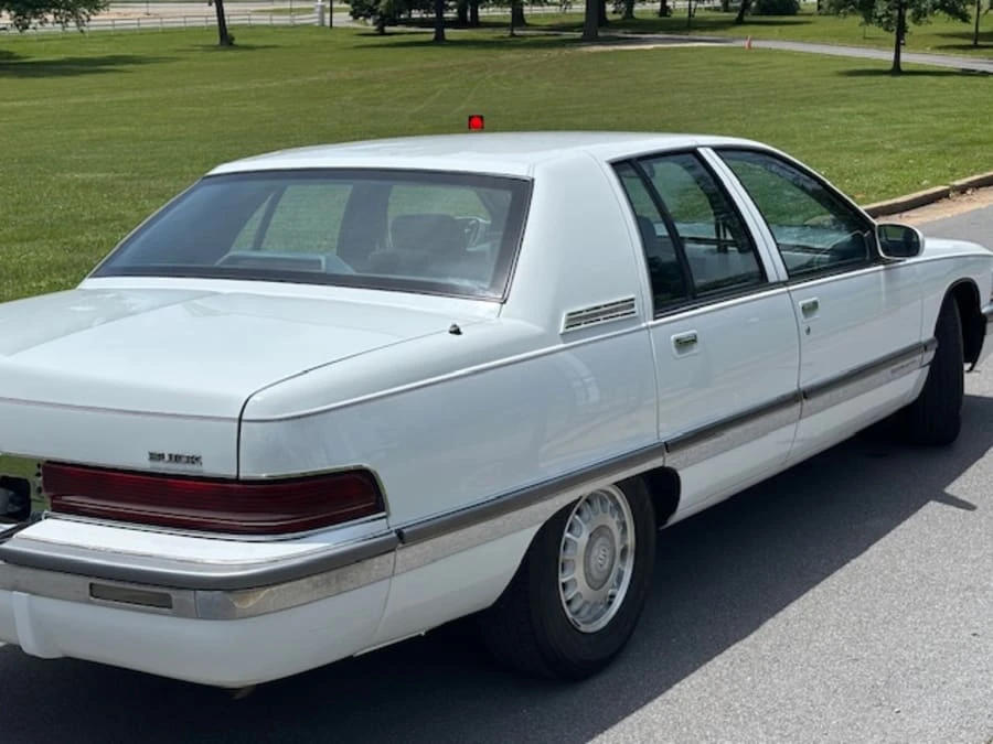 1996 Buick Roadmaster - Image 7 of 21