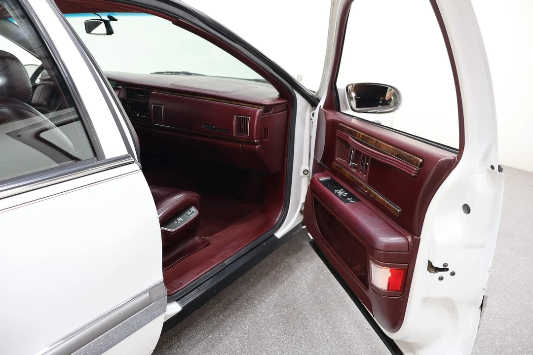 1996 Buick Roadmaster - Image 17 of 21