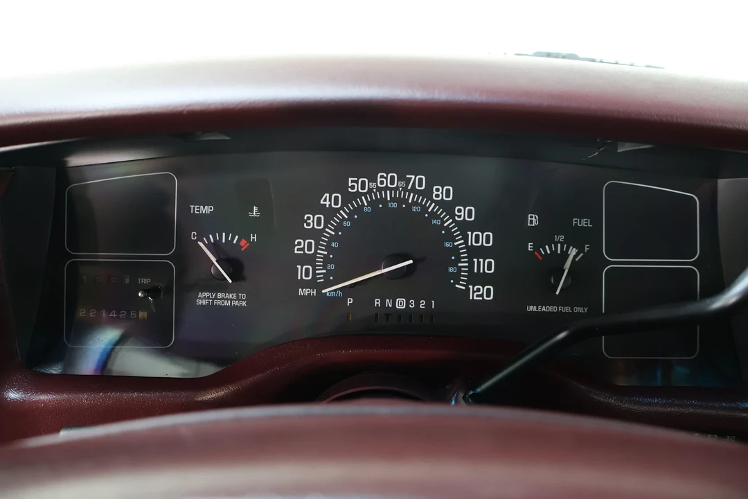 1996 Buick Roadmaster - Image 13 of 21