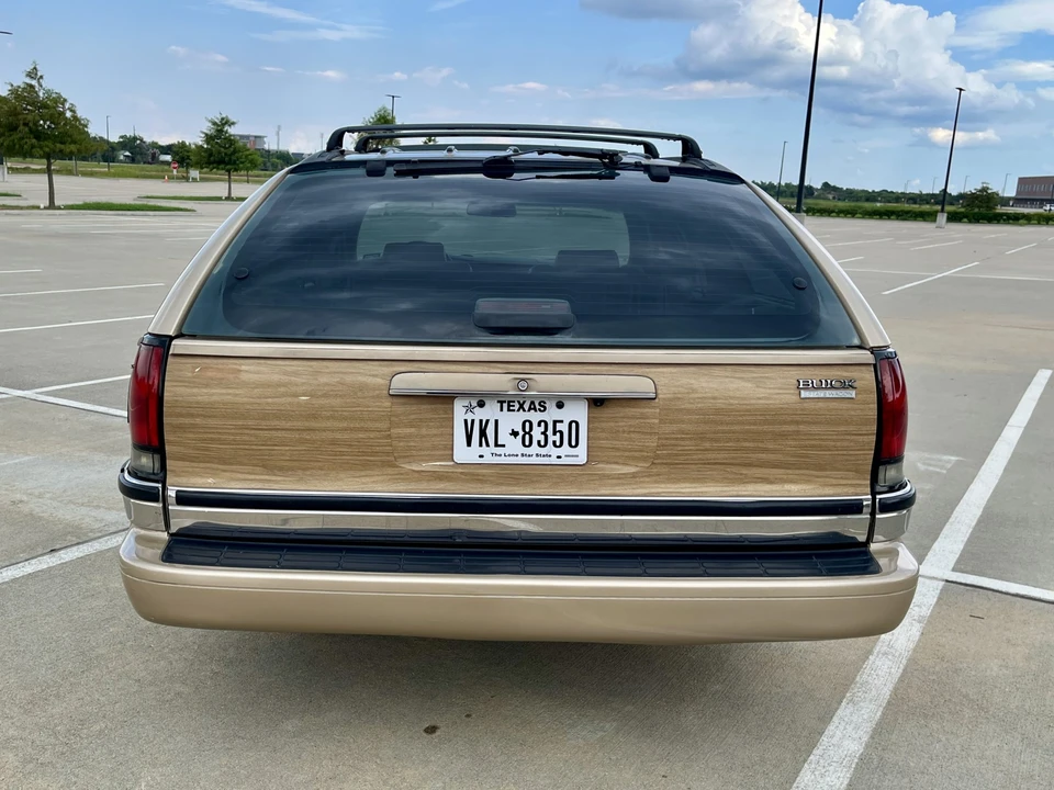1996 Buick Roadmaster - Image 13 of 31