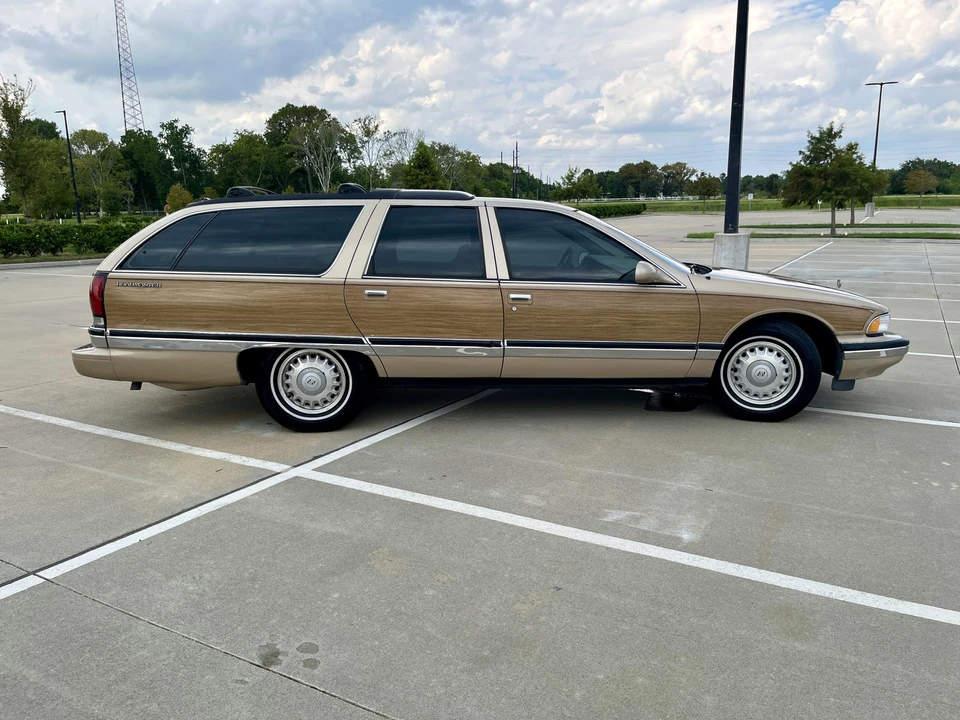 1996 Buick Roadmaster - Image 9 of 31