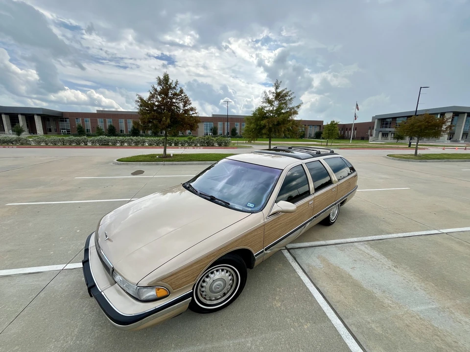 1996 Buick Roadmaster - Image 2 of 31