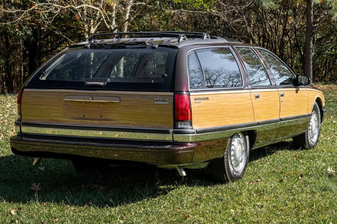1996 Buick Roadmaster - Image 15 of 31