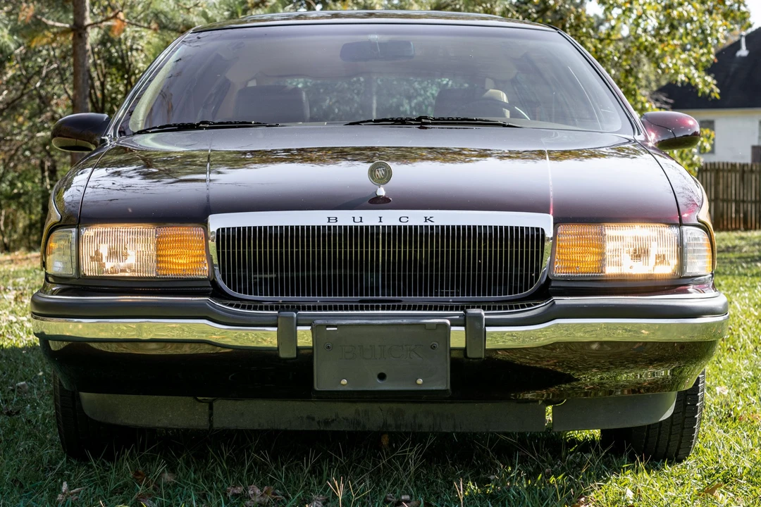 1996 Buick Roadmaster - Image 10 of 31
