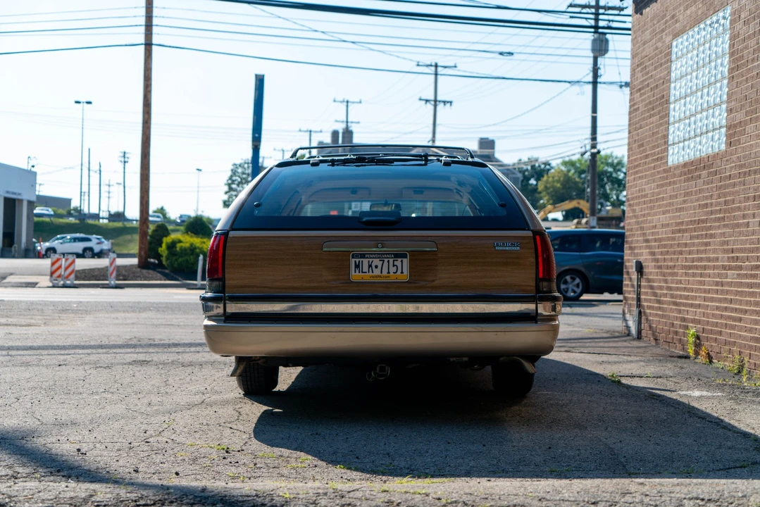 1996 Buick Roadmaster - Image 30 of 31