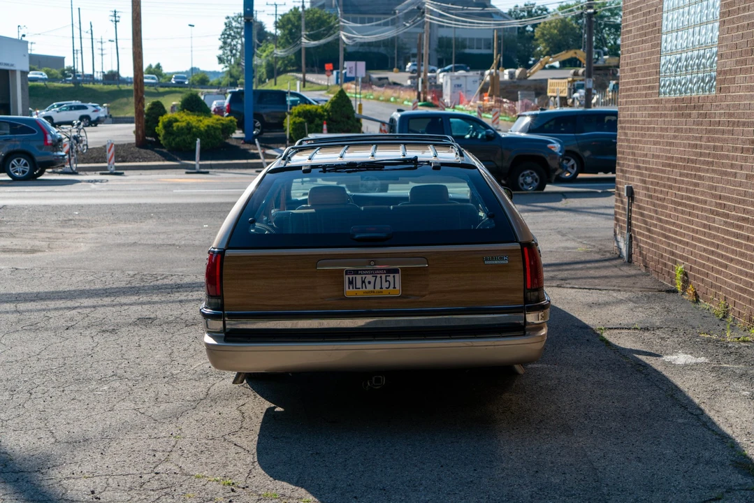 1996 Buick Roadmaster - Image 29 of 31