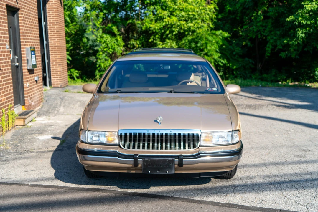 1996 Buick Roadmaster - Image 7 of 31