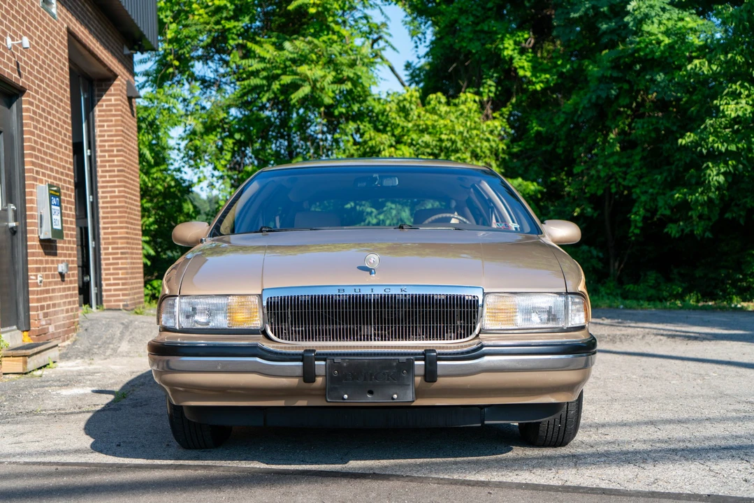 1996 Buick Roadmaster - Image 9 of 31