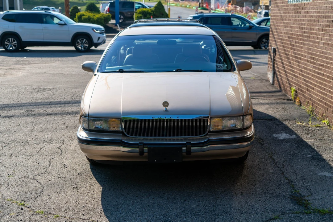 1996 Buick Roadmaster - Image 8 of 31