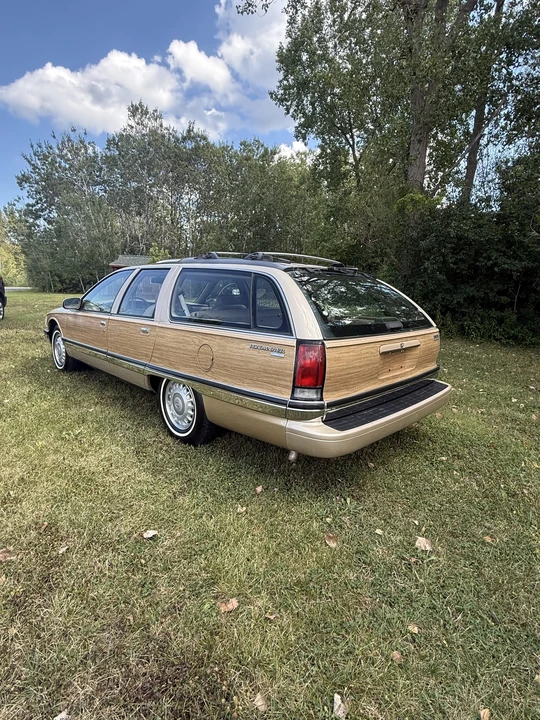 1996 Buick Roadmaster - Image 9 of 31