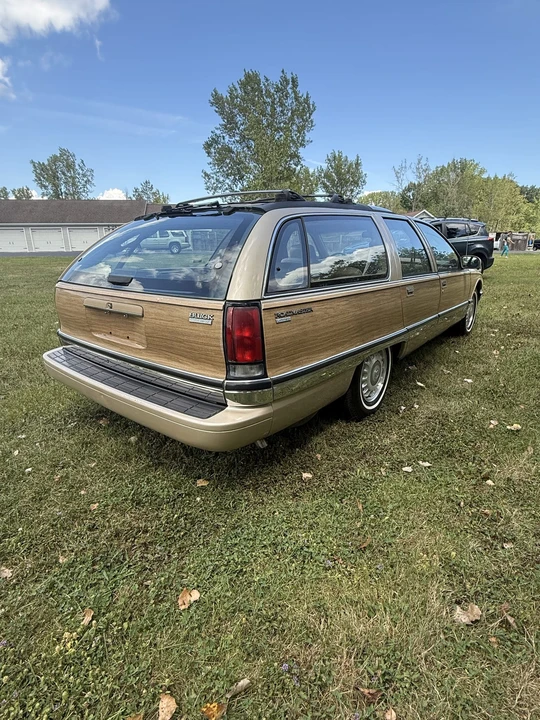 1996 Buick Roadmaster - Image 14 of 31