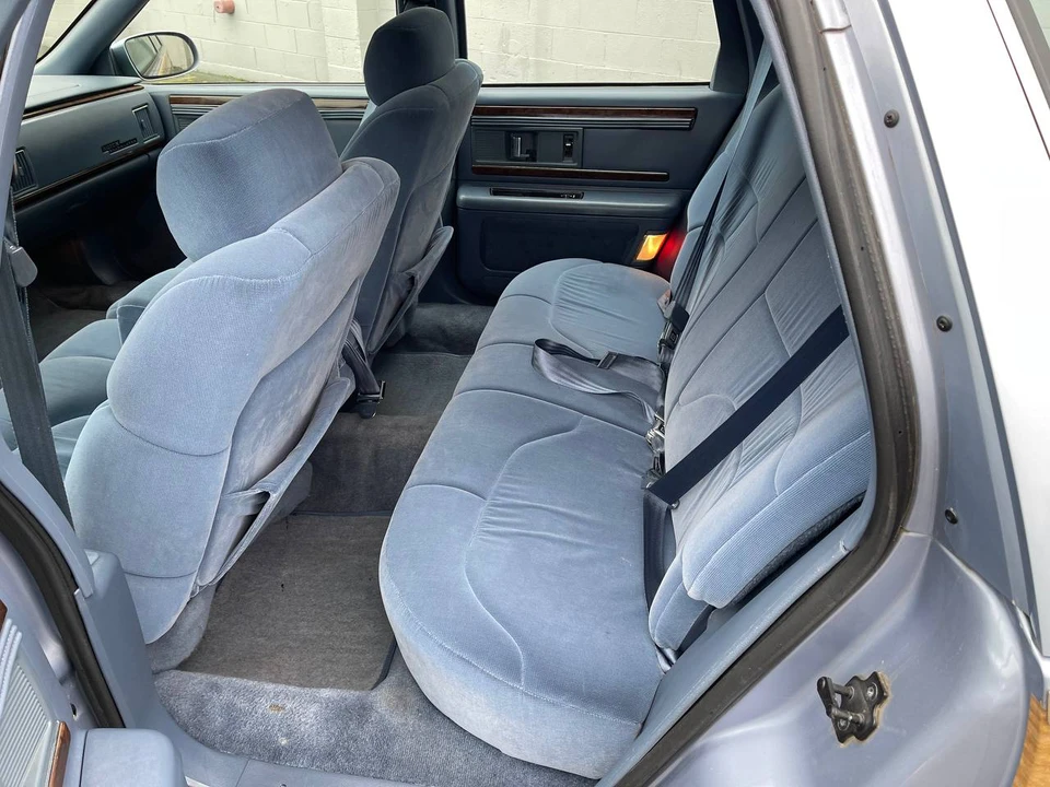 1996 Buick Roadmaster - Image 28 of 31