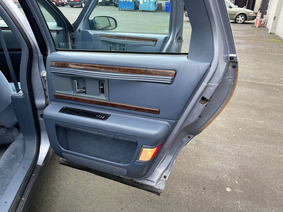 1996 Buick Roadmaster - Image 30 of 31